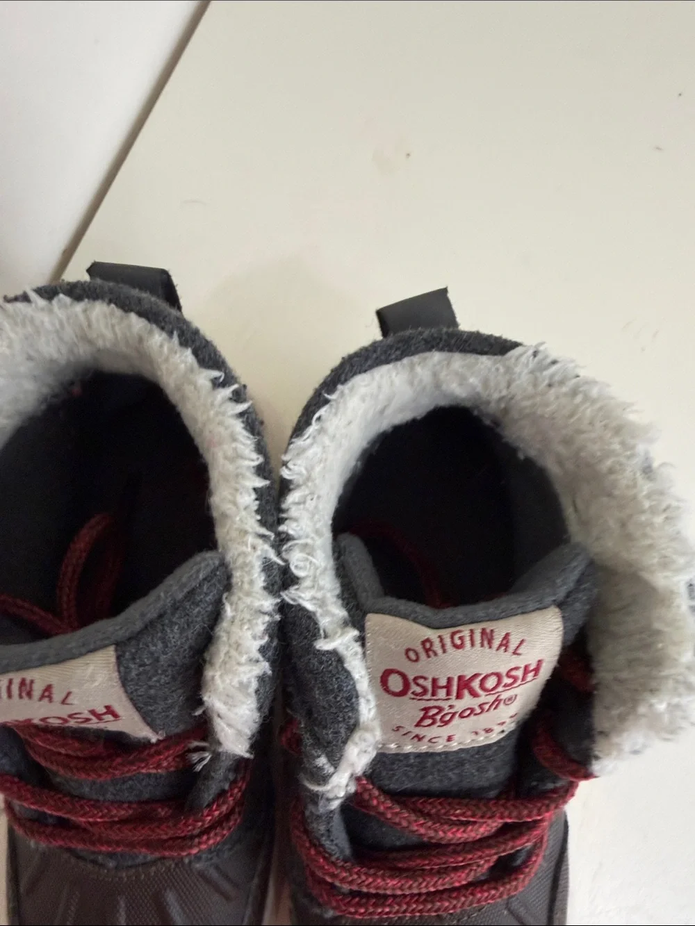 (S- ) OshKosh B'gosh Brown & Gray Kids Lace-Up Boots with Red Laces